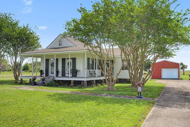 319 Isle Of Cuba Road, Schriever, LA 70395