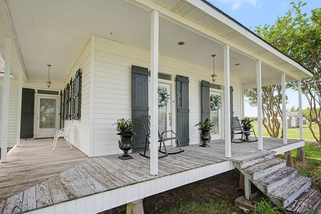 319 Isle Of Cuba Road, Schriever, LA 70395