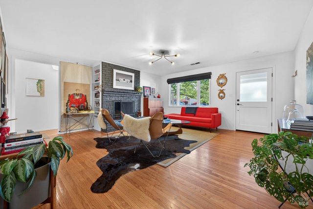 820 Cecelia Dr, Glen Ellen, CA 95442