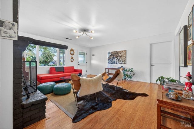 820 Cecelia Dr, Glen Ellen, CA 95442