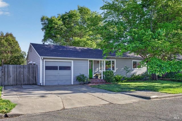 820 Cecelia Dr, Glen Ellen, CA 95442