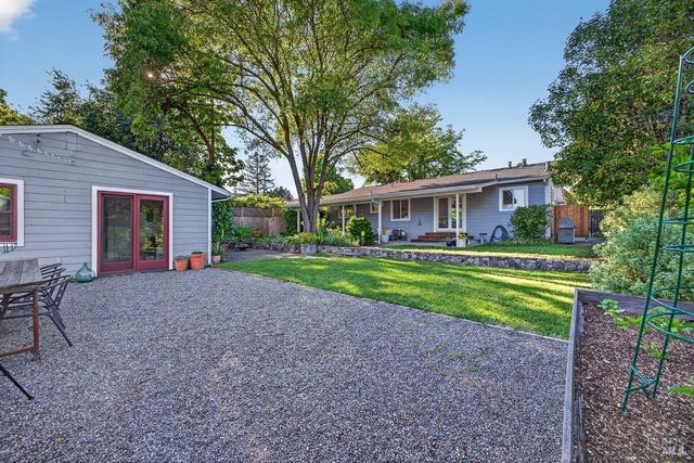 820 Cecelia Dr, Glen Ellen, CA 95442