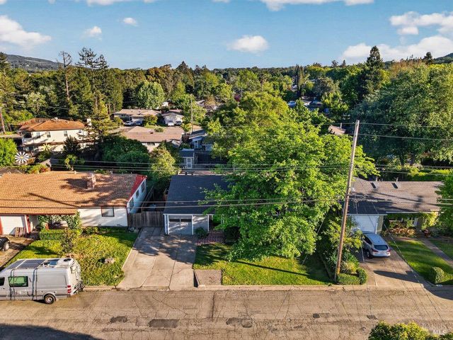 820 Cecelia Dr, Glen Ellen, CA 95442