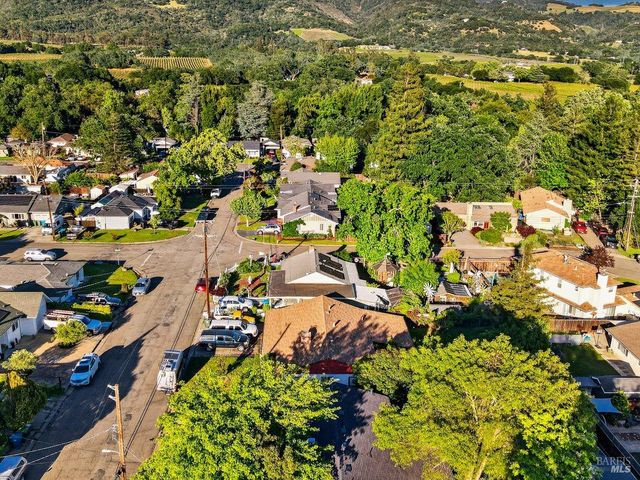 820 Cecelia Dr, Glen Ellen, CA 95442