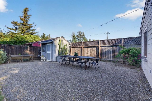 820 Cecelia Dr, Glen Ellen, CA 95442