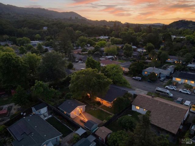 820 Cecelia Dr, Glen Ellen, CA 95442