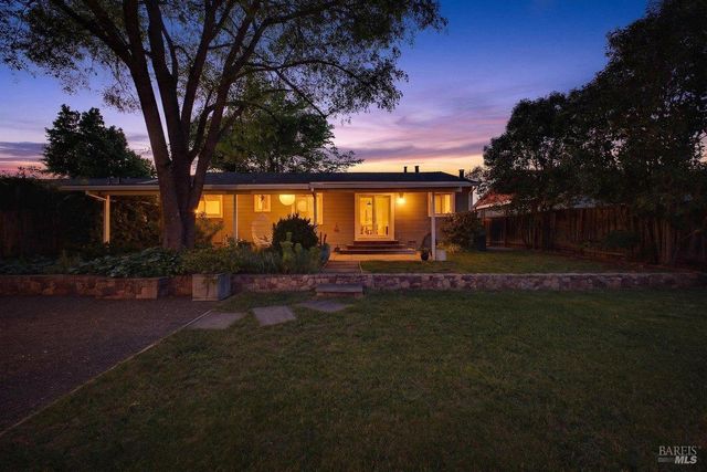 820 Cecelia Dr, Glen Ellen, CA 95442