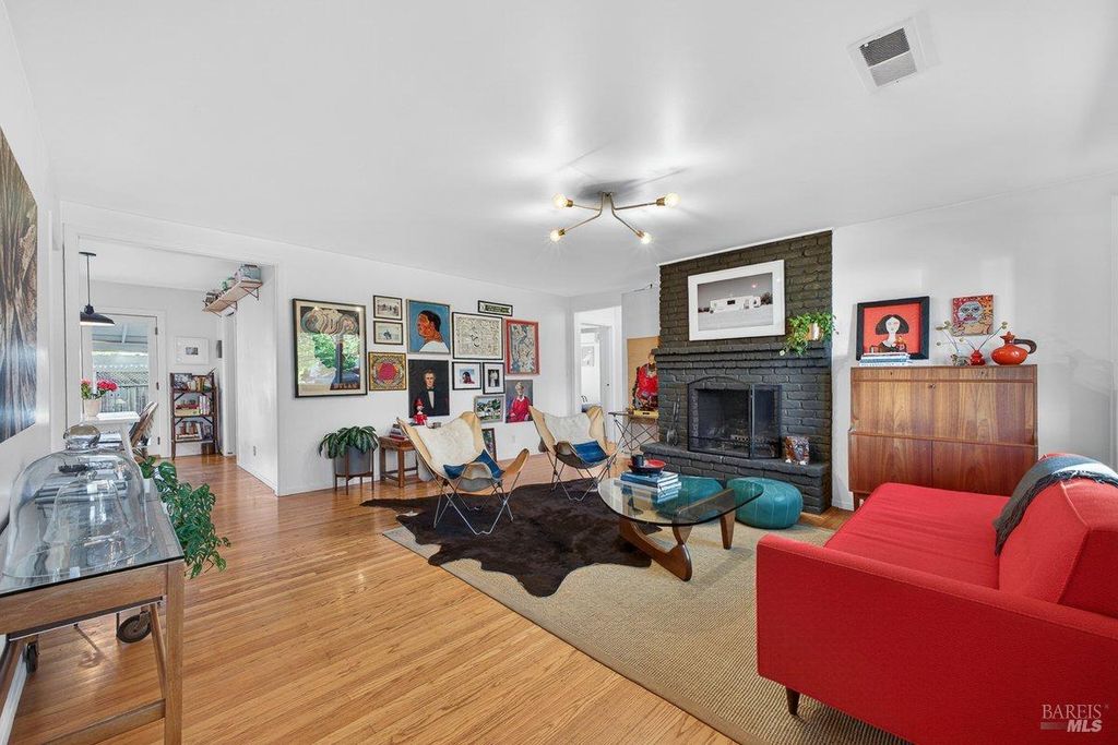 820 Cecelia Dr, Glen Ellen, CA 95442