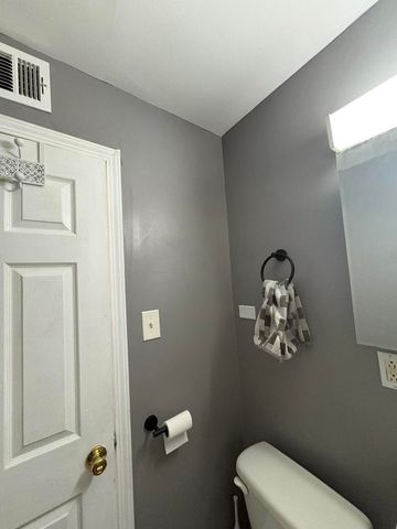 129 Elmwood Avenue 2S, Evanston, IL 60202