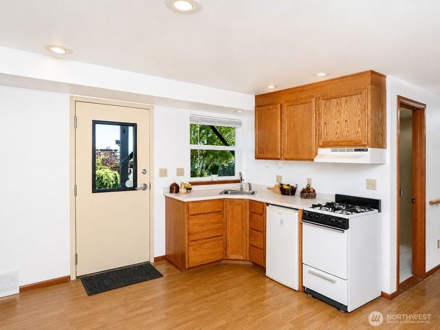 3703 Federal Avenue, Everett, WA 98201