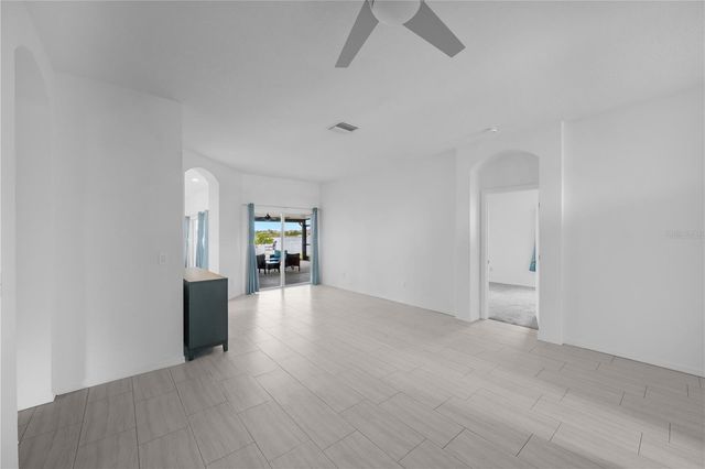 1548 MIRA LAGO CIRCLE, Ruskin, FL 33570