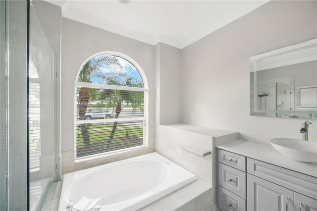 1548 MIRA LAGO CIRCLE, Ruskin, FL 33570