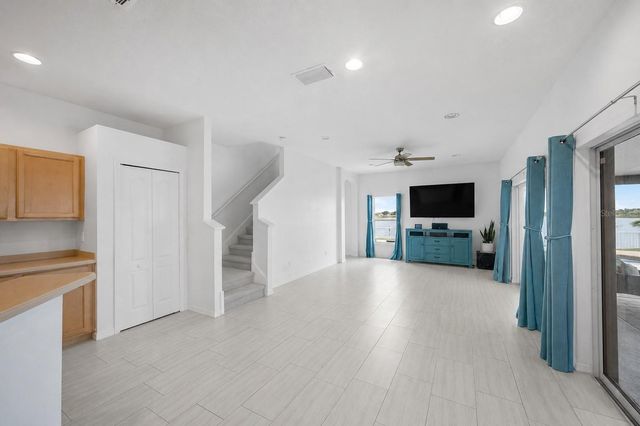 1548 MIRA LAGO CIRCLE, Ruskin, FL 33570