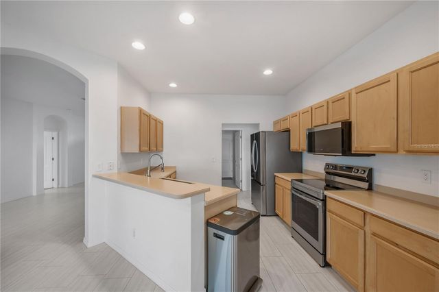 1548 MIRA LAGO CIRCLE, Ruskin, FL 33570