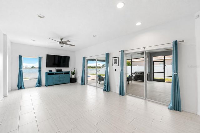 1548 MIRA LAGO CIRCLE, Ruskin, FL 33570