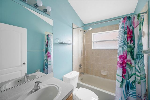 1548 MIRA LAGO CIRCLE, Ruskin, FL 33570