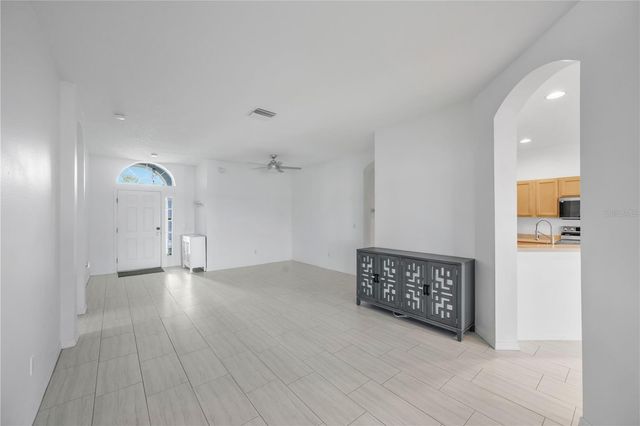 1548 MIRA LAGO CIRCLE, Ruskin, FL 33570