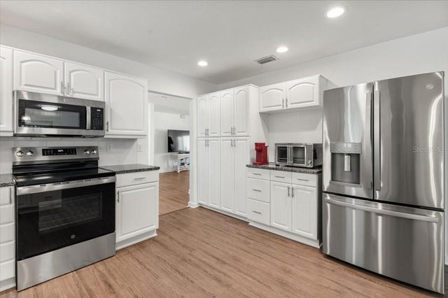 4204 PINE MEADOW TERRACE, Sarasota, FL 34233