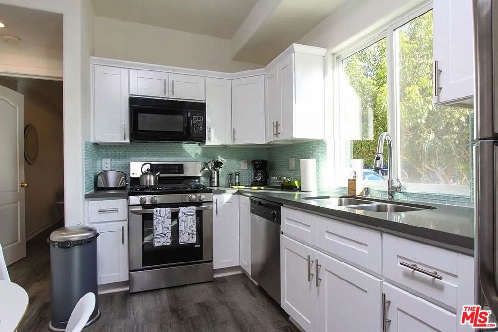 16057 Hartland Street, Van Nuys, CA 91406 — photo 5