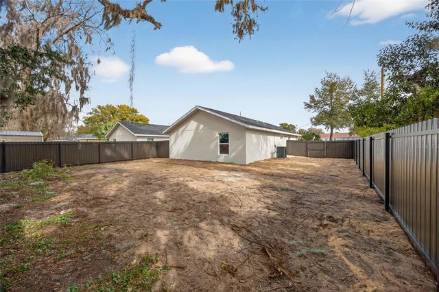 206 NW 9TH AVE, Ocala, FL 34475