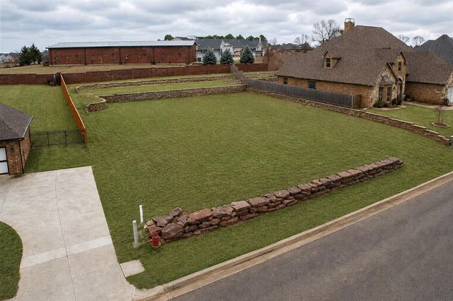 2932 Lakeshire Ridge Way, Edmond, OK 73034