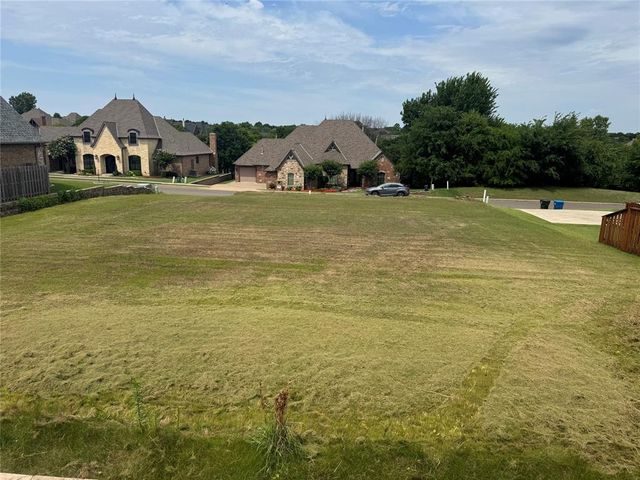 2932 Lakeshire Ridge Way, Edmond, OK 73034