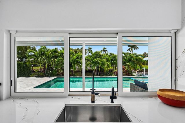 800 Holly Lane, Boca Raton, FL 33486