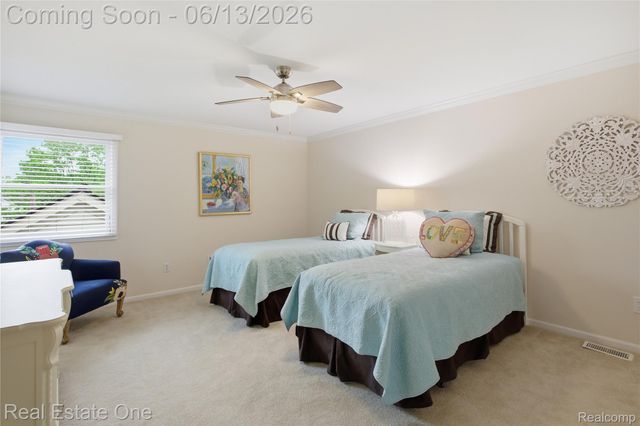 6011 Simsbury Court 12, West Bloomfield Charter Township, MI 48322