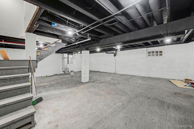 213 Avalon Street, Highland Park, MI 48203