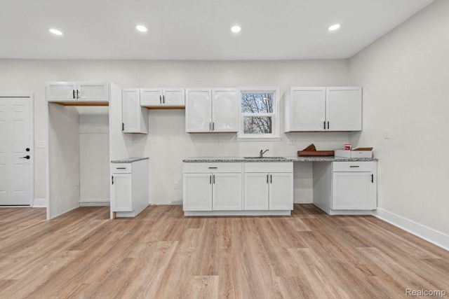 213 Avalon Street, Highland Park, MI 48203