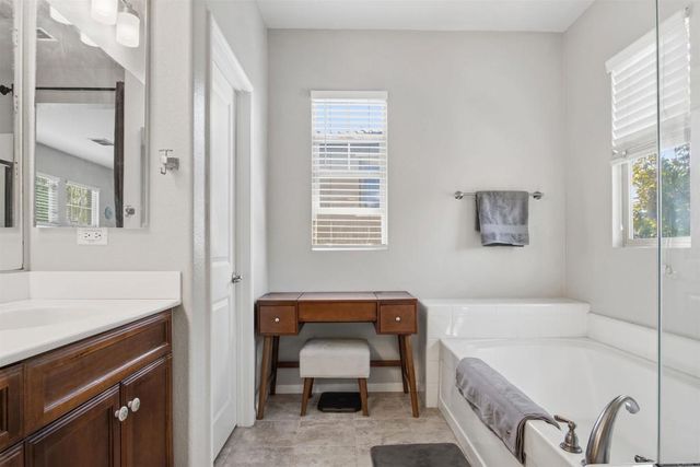 1724 Rolling Water Drive 4, Chula Vista, CA 91915