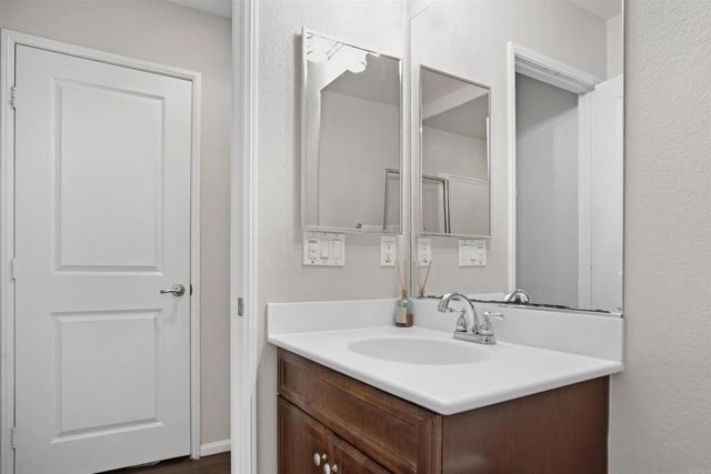 1724 Rolling Water Drive 4, Chula Vista, CA 91915