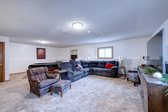 302 W Lockwood St, Wichita, KS 67217