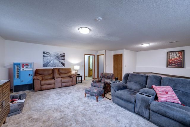 302 W Lockwood St, Wichita, KS 67217