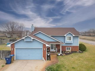 302 W Lockwood St, Wichita, KS 67217