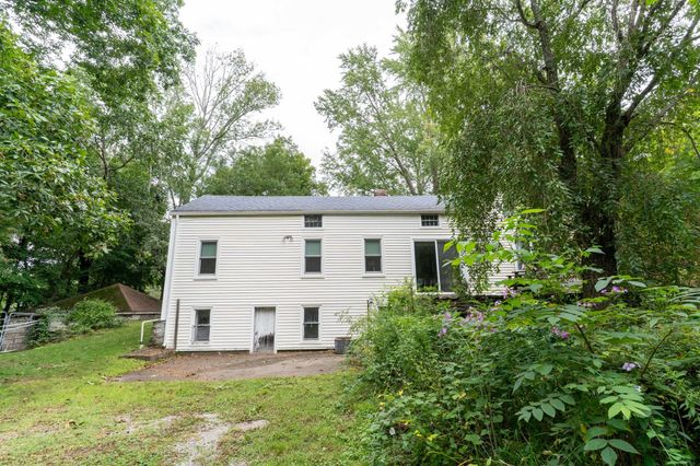 7 Huguenot Rd, Oxford, MA 01540