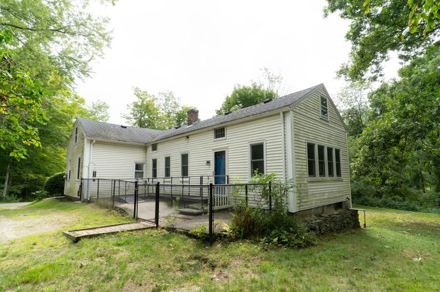 7 Huguenot Rd, Oxford, MA 01540