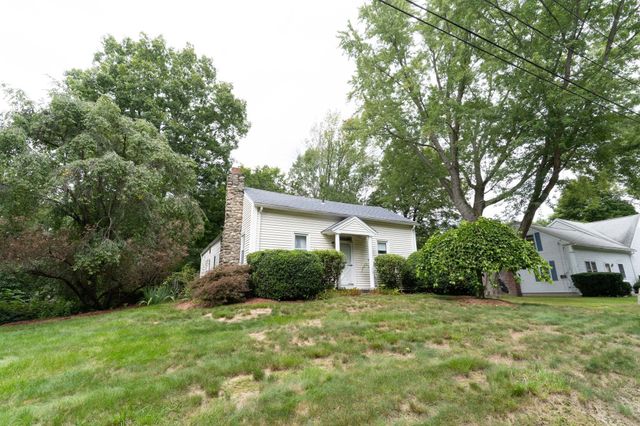 7 Huguenot Rd, Oxford, MA 01540