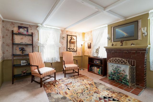 7 Huguenot Rd, Oxford, MA 01540