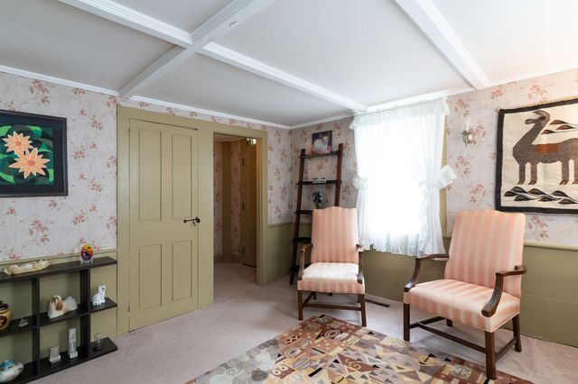 7 Huguenot Rd, Oxford, MA 01540