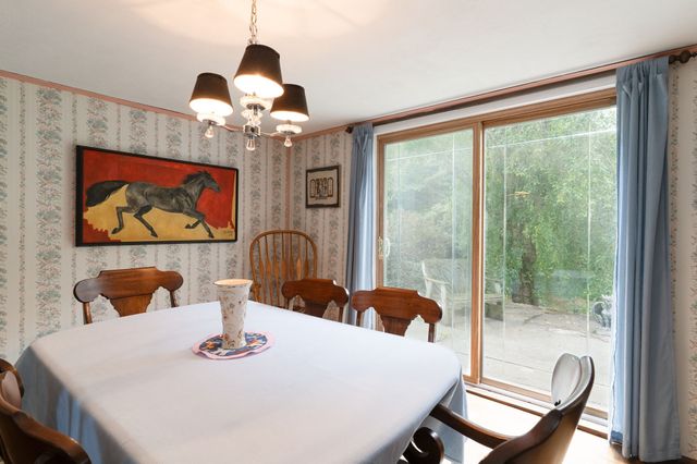 7 Huguenot Rd, Oxford, MA 01540
