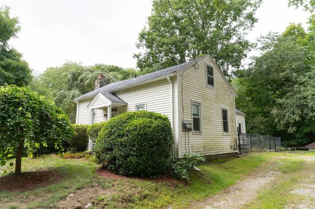 7 Huguenot Rd, Oxford, MA 01540