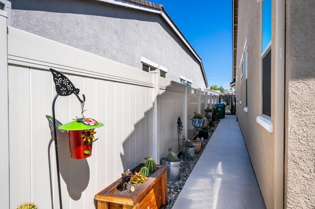 9102 Cerro Vista Dr, El Dorado Hills, CA 95762