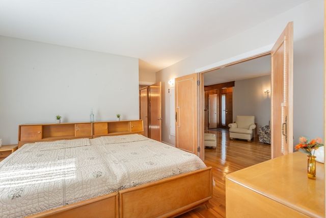 123 James St, Acushnet, MA 02743