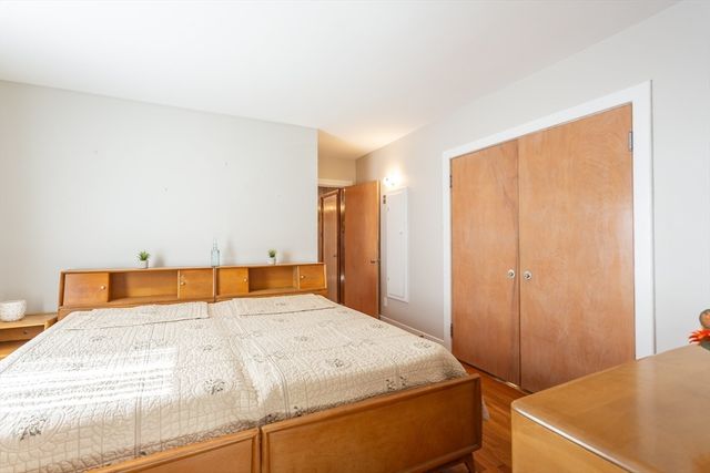123 James St, Acushnet, MA 02743