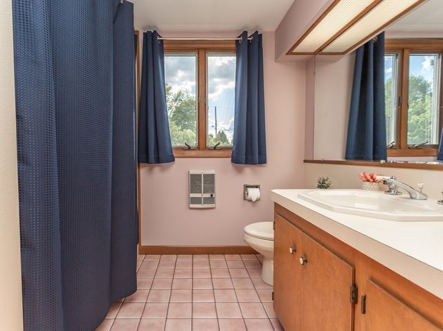 123 James St, Acushnet, MA 02743