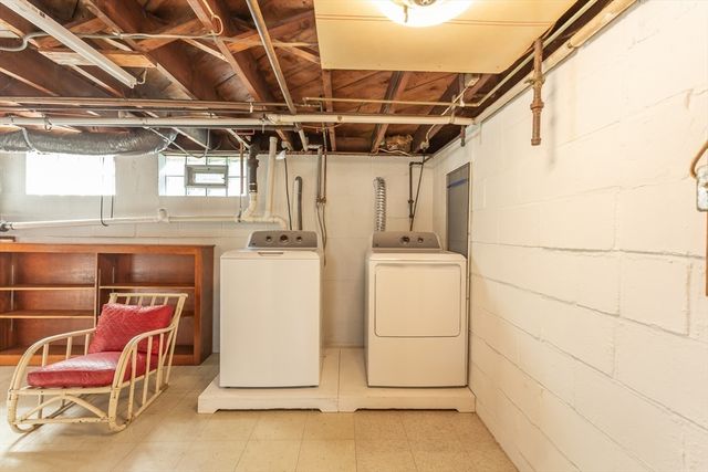 123 James St, Acushnet, MA 02743