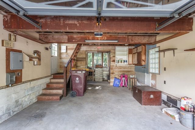123 James St, Acushnet, MA 02743