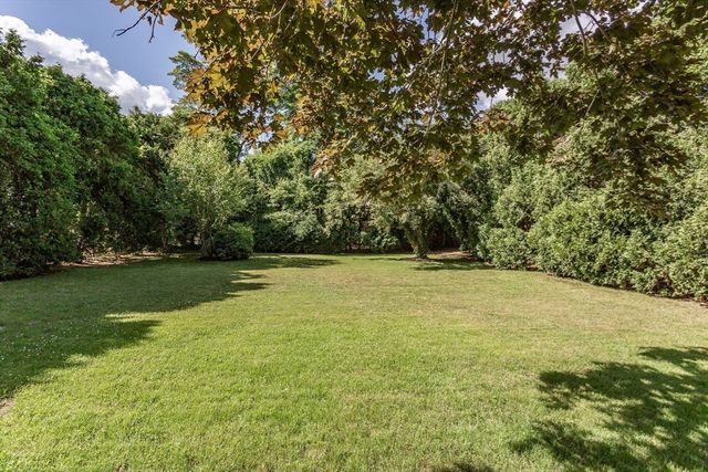 123 James St, Acushnet, MA 02743