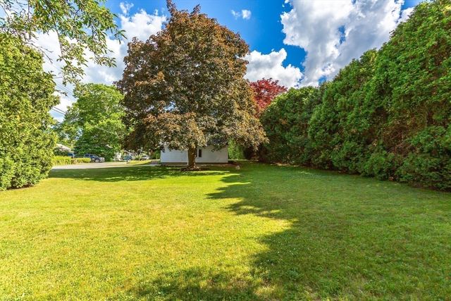 123 James St, Acushnet, MA 02743